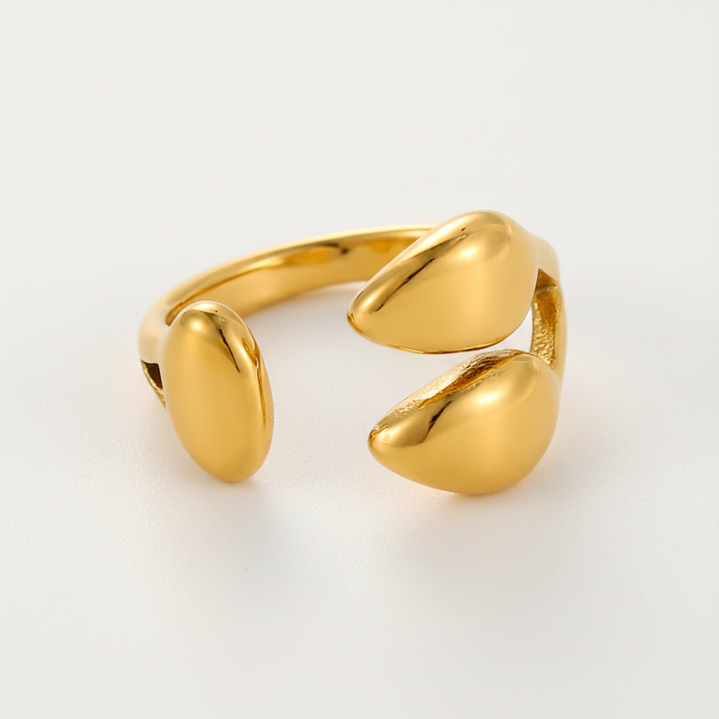 Polished gold ring detail