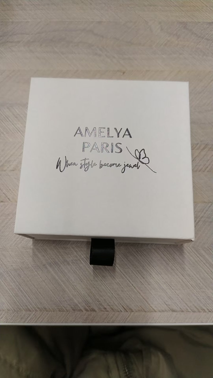 Box AMELYA PARIS 1 per order